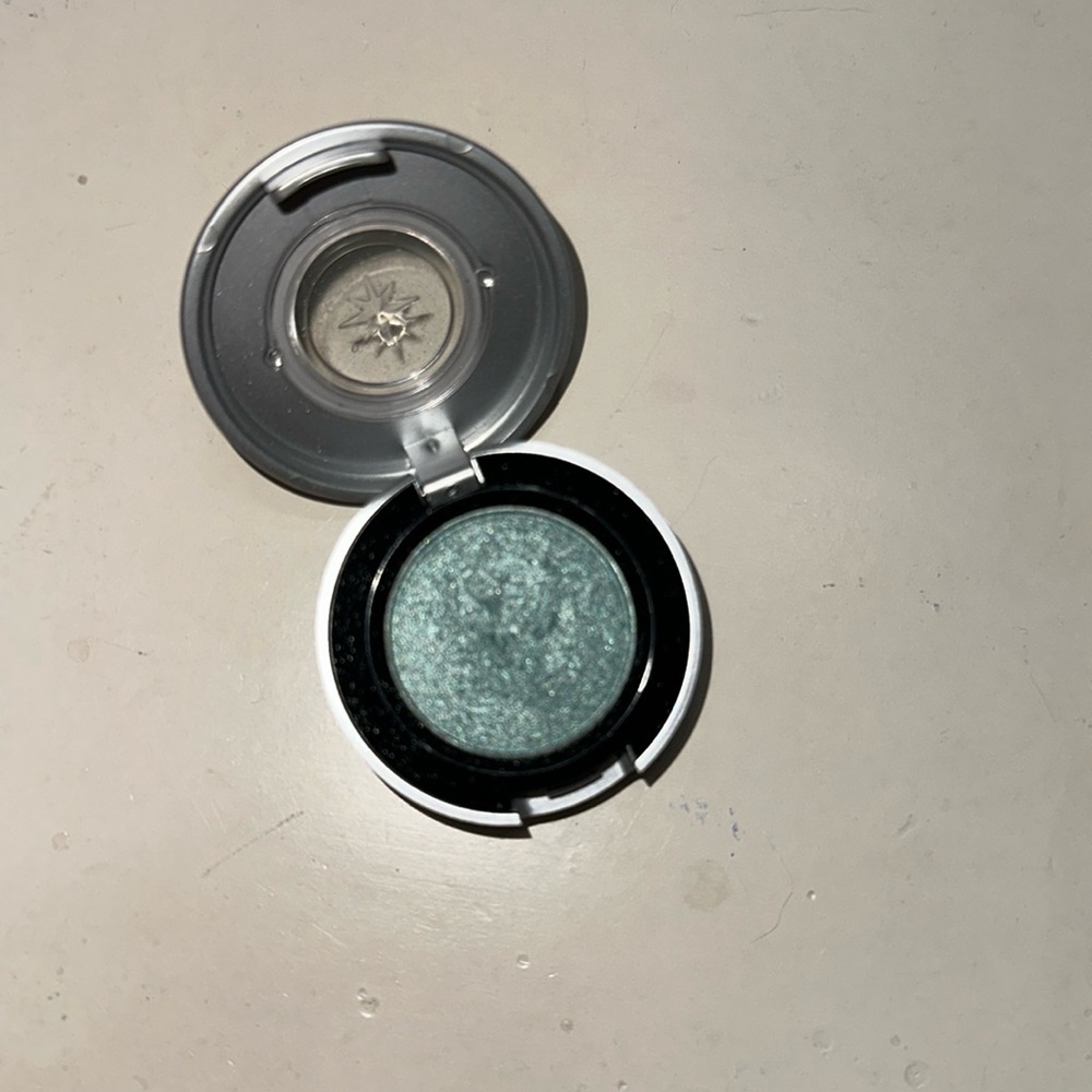 EUC Urban Decay Aquarius Eye Shadow       🌊 🔱 No longer sold! 😱